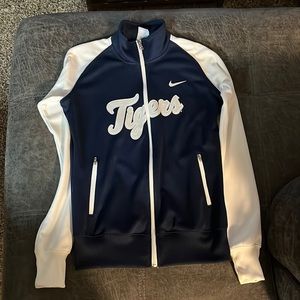 Detroit Tigers size medium zip up jacket